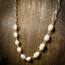 Load image into Gallery viewer, Freshwater Pearl Paperclip Necklace