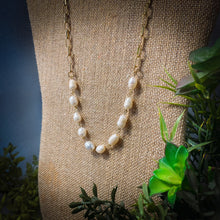 Load image into Gallery viewer, Freshwater Pearl Paperclip Necklace