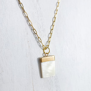 Trendy Shell Gold Paperclip Necklace