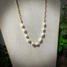 Load image into Gallery viewer, Freshwater Pearl Paperclip Necklace
