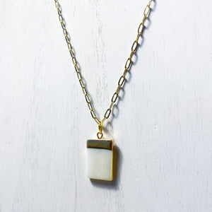 Trendy Shell Gold Paperclip Necklace